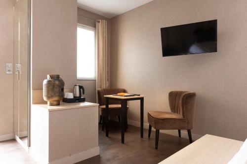 Junior Suite With Pool View