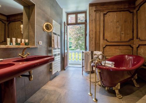 Suite with Lake View  and Spa Access Included