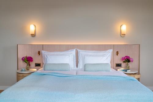 Grand Deluxe Room Lake View