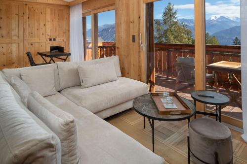 Superior Suite with Mountain View