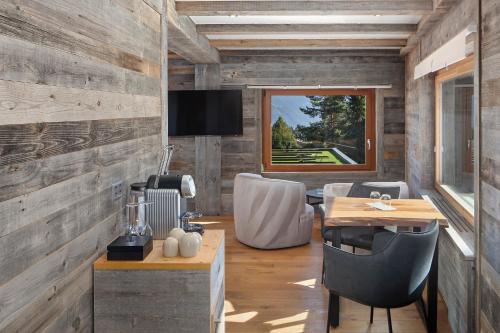 Junior Suite With Mountain View