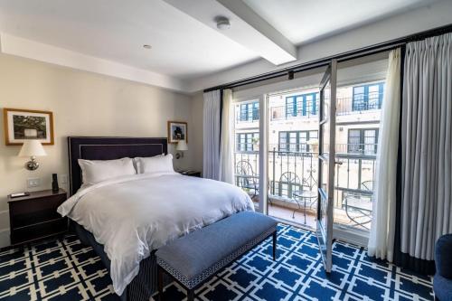 Deluxe King Suite