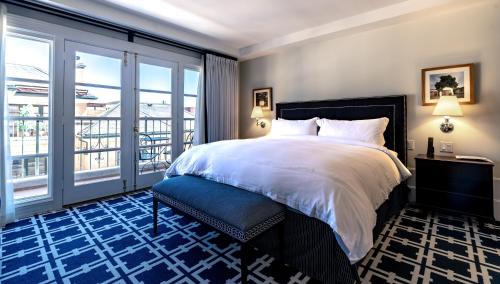 Deluxe King Suite