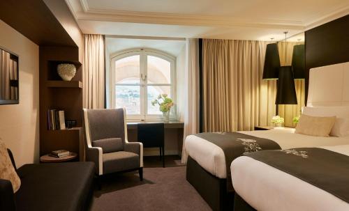 Premium Twin Room with View