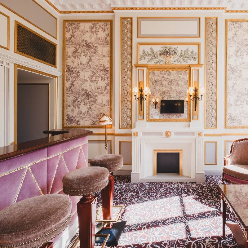 King Suite with Wine Bar