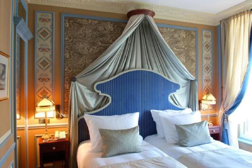 Classic Twin Room