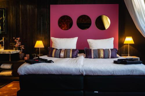 Royale Room