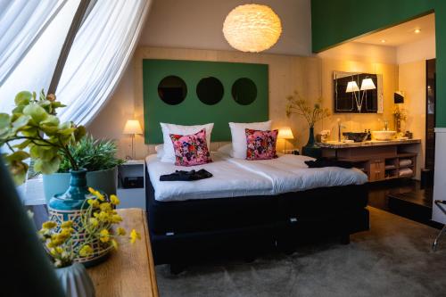 Royale Room