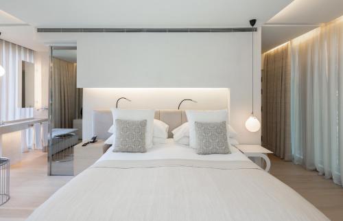 Junior Suite with Garden View - Spa Access
