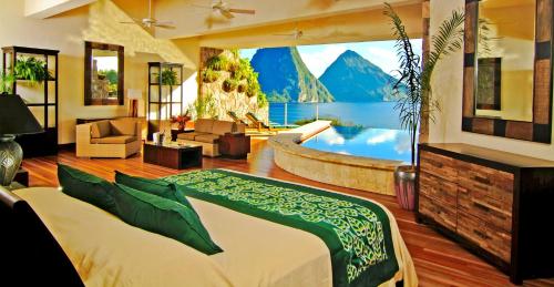 Star Infinity Pool Sanctuary