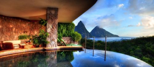 Sun Infinity Pool Sanctuary
