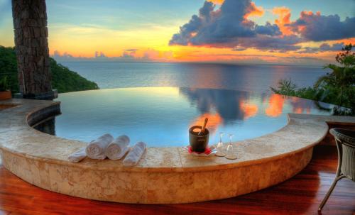 Sun Infinity Pool Sanctuary