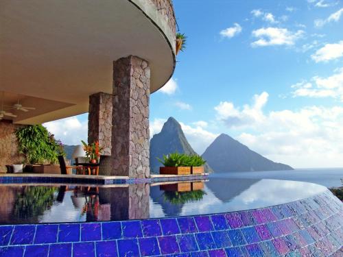 Galaxy Infinity Pool Sanctuary