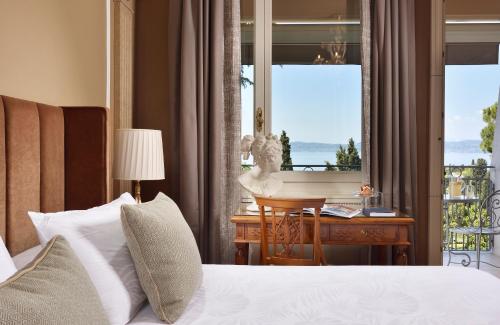 Deluxe Lake View with Balcony