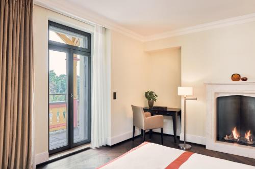 Superior Suite with Balcony and Lake View