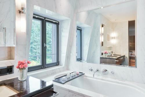 Grand Suite with Balcony and Panoramic View