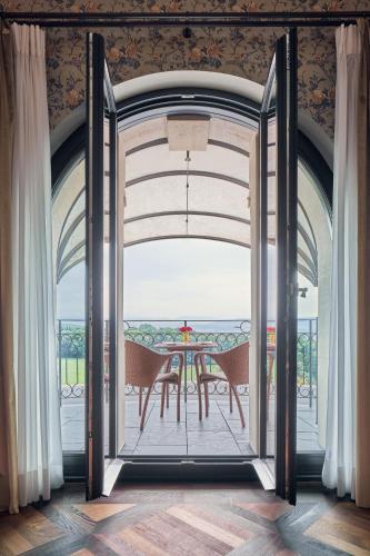 Deluxe Suite With Panoramic View