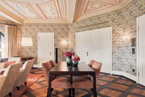 Deluxe Suite With Panoramic View