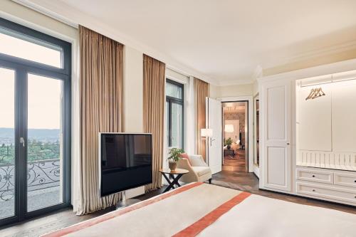 Deluxe Suite With Panoramic View