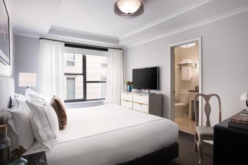 Superior King Room 