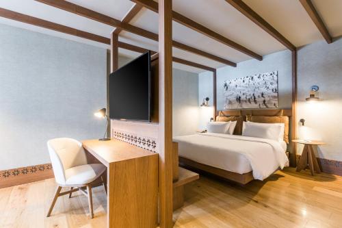 Premier Suite with Dolomites View
