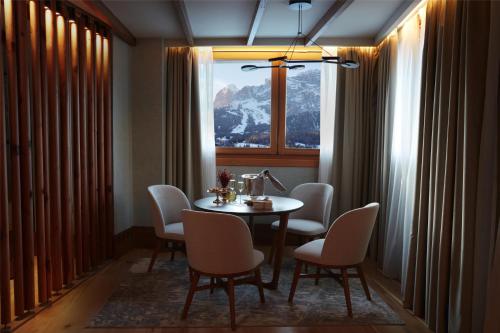 Premier Suite with Dolomites View
