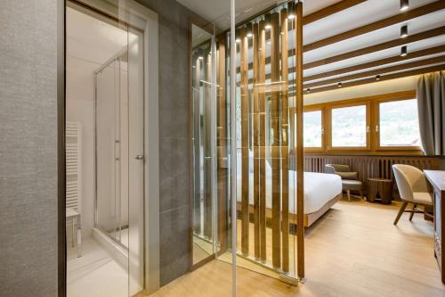Queen Room - Non-Smoking