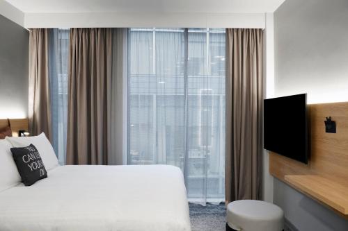 Moxy Sleeper Premium, Guest room, 1 King