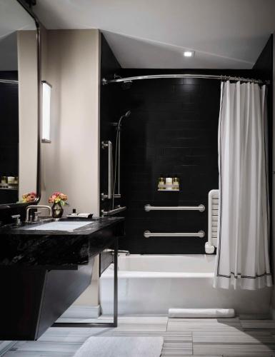 King Room with View and Accessible Tub