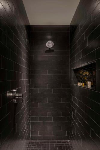 Corner King Room