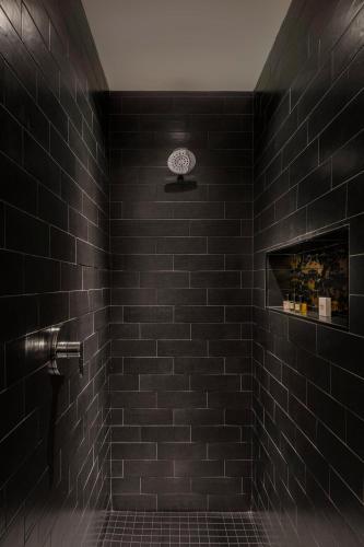 Corner King Room
