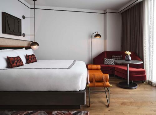 Junior King Suite