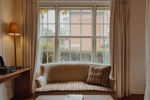 Large Guest Room