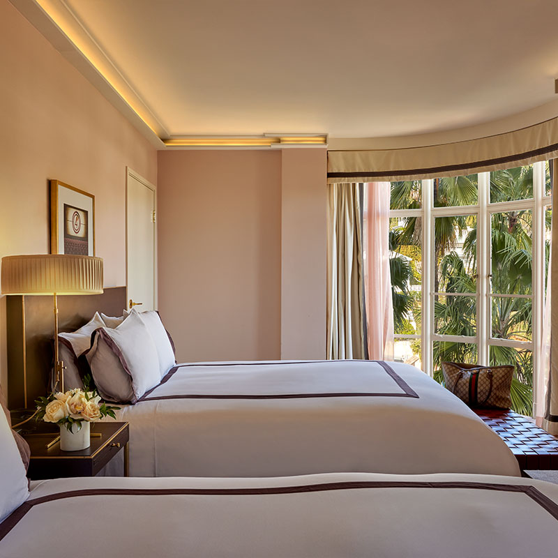 Deluxe Queen Suite