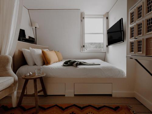 Small Guest Room