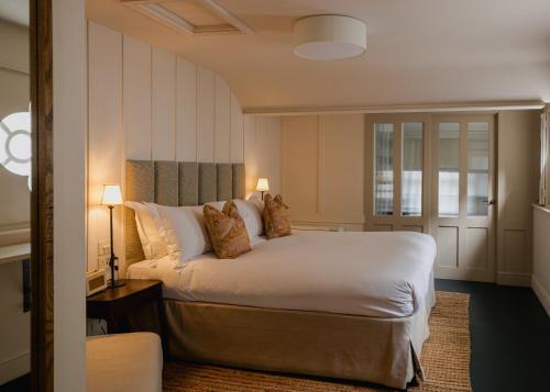 Coach House Large Guest Room