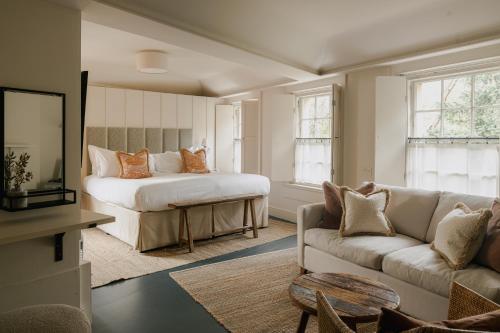 Coach House Large Guest Room