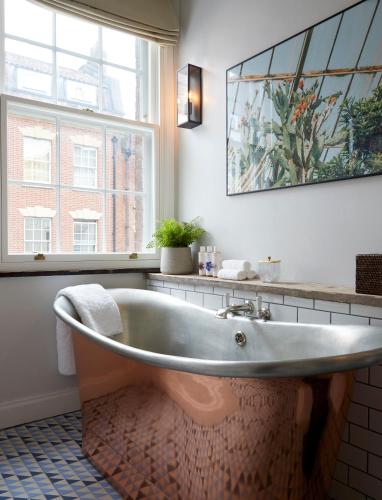 Deluxe Double Room with Bath