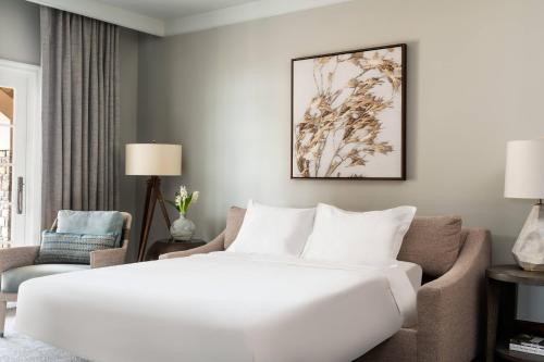 Executive One-Bedroom Suite - Balcony
