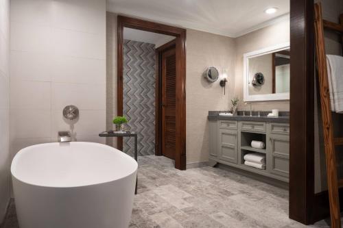 Executive One-Bedroom Suite - Balcony
