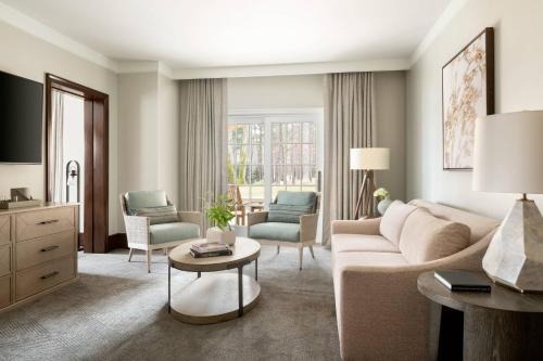 Executive One-Bedroom Suite - Balcony