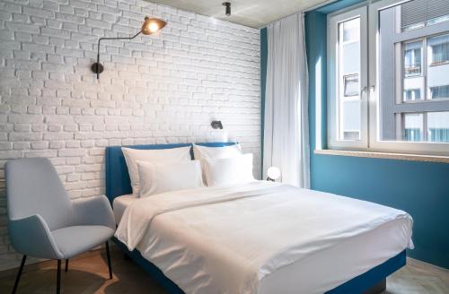 Quiet Double Room - "Urban Courtyard"