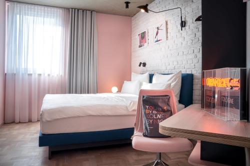 Quiet Double Room - "Urban Courtyard"