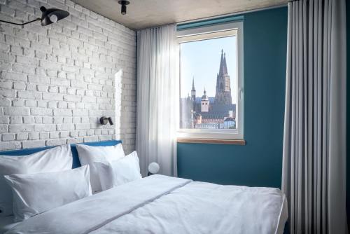 Quiet Double Room - "Urban Courtyard"
