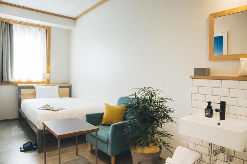 Single Room with Shared Bathroom