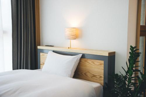 Single Room with Shared Bathroom and River View