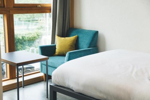 Single Room with Shared Bathroom and River View