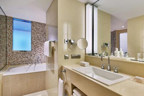 Panoramic Deluxe King Room