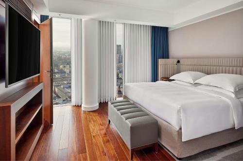 Grand Deluxe King Suite