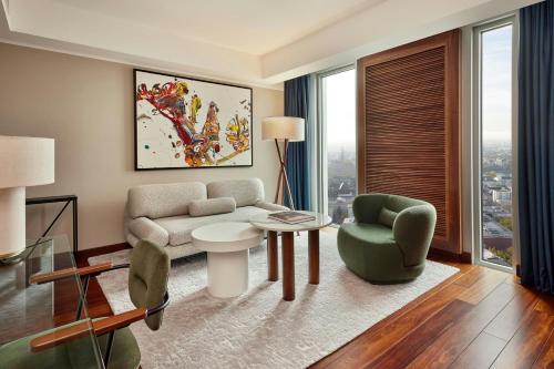 Grand Deluxe King Suite